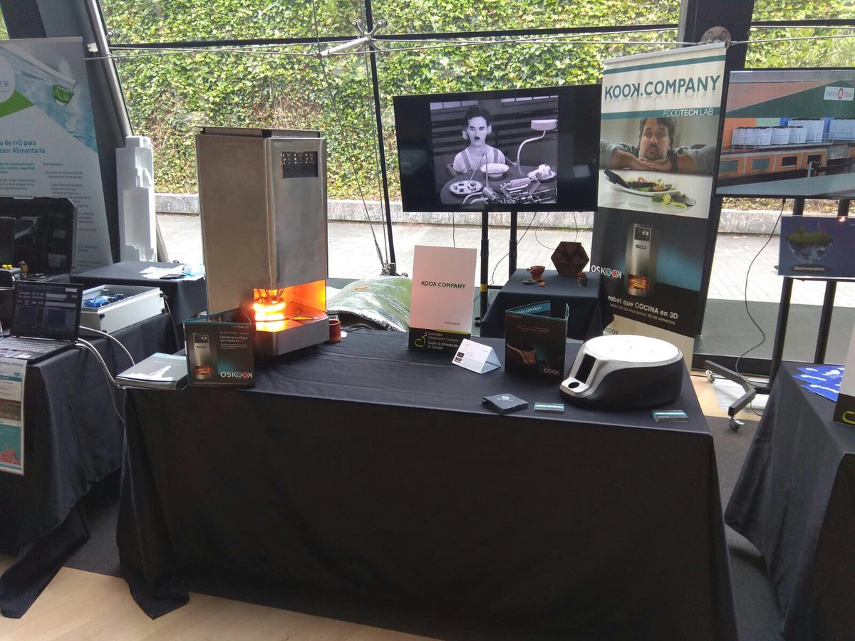 #KookCompany y <a href="/oskook/">Oskooʞ</a> estamos hoy toda la jornada con un stand en el #ClusterEguna2018 del <a href="/BasqueFoodClust/">BASQUE FOOD CLUSTER</a> en @cbmuseoa #alimentación #3dfood