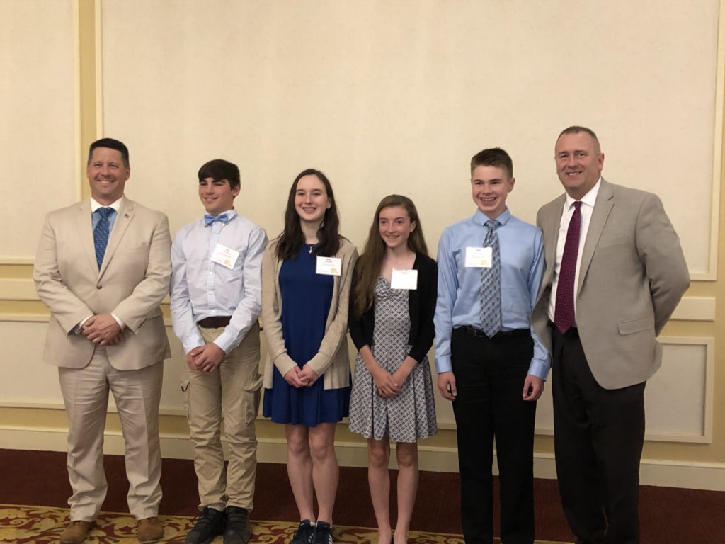 GreggDesto's tweet image. Congrats to our 8th grade scholar-leaders from @DMSTItans and @cms_grizzlies - well deserved honors last night along side their families and principals. Sky's the limit for these incredible kids.