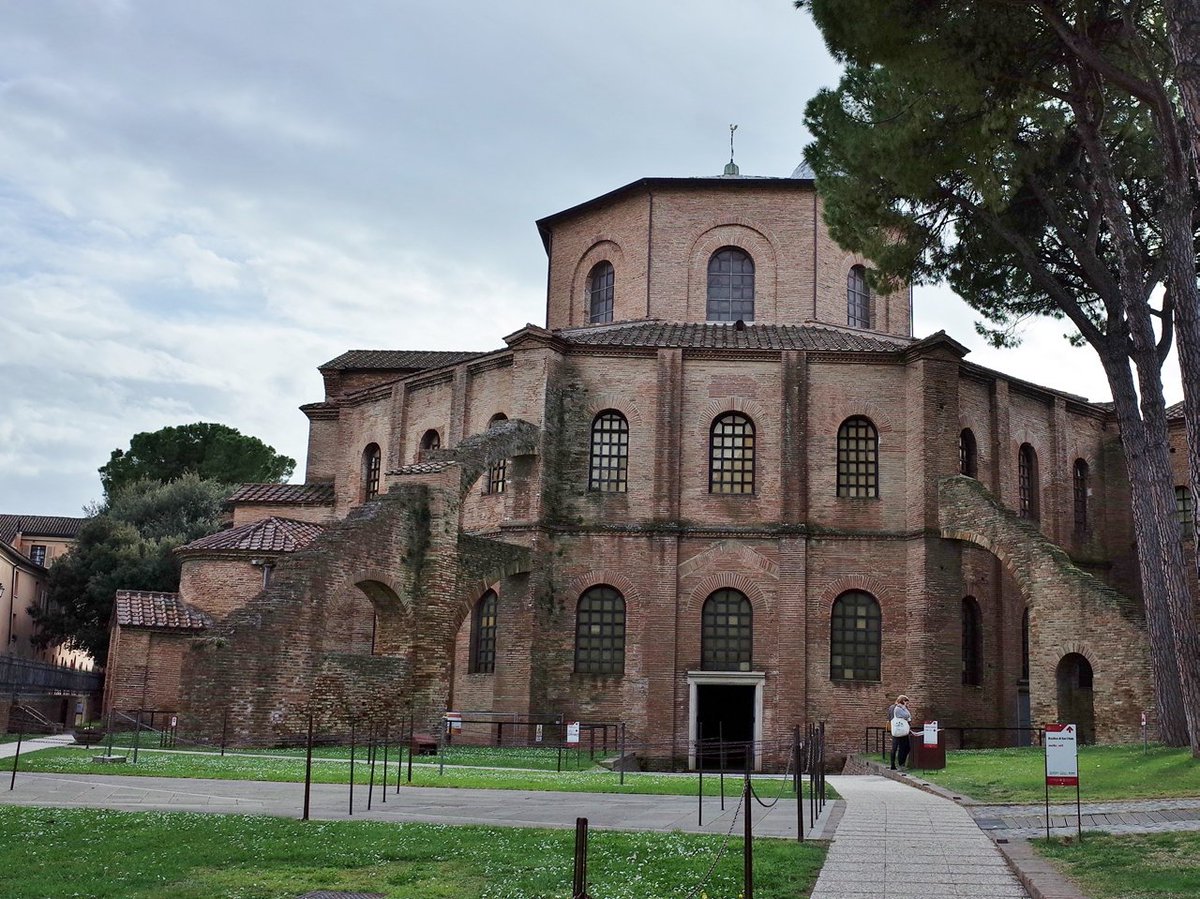 Arty 過去の旅行から イタリアのラヴェンナのサンヴィターレ聖堂 モザイクだけでなく天井画も素晴らしいです Basilicadisanvitale Ravenna Mosaic ラヴェンナ
