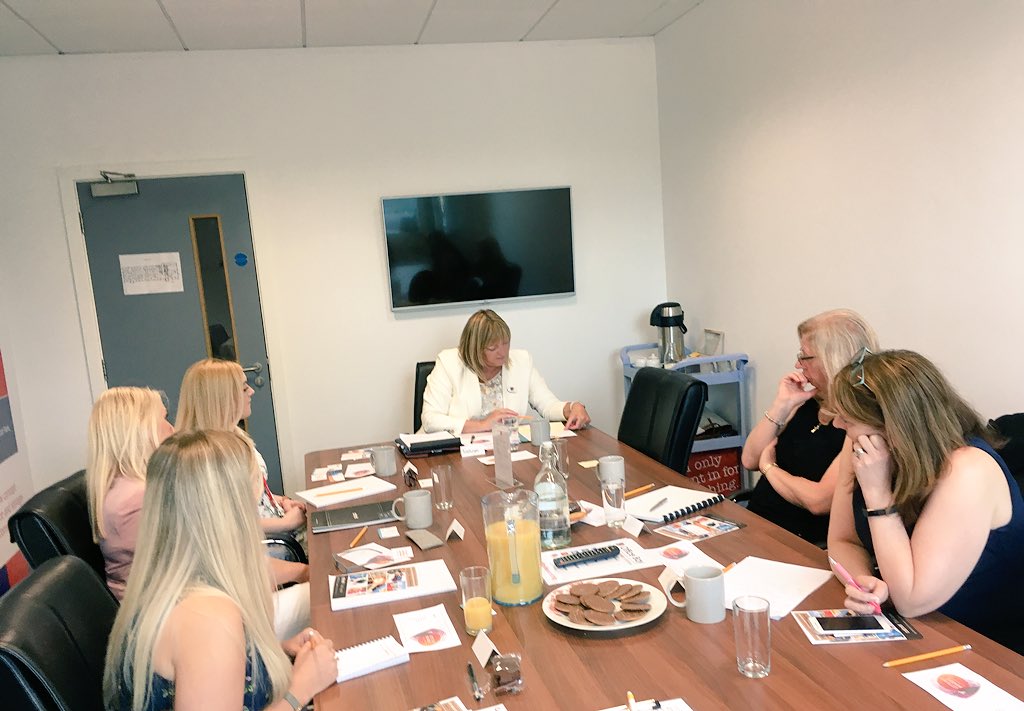 Businessletsdo's tweet photo. @gldtechconsult @OfficeBay fab meeting with some great ladies today #wigan #letsdoboards @vald14 @thefutureltd https://t.co/Jce359gJcr