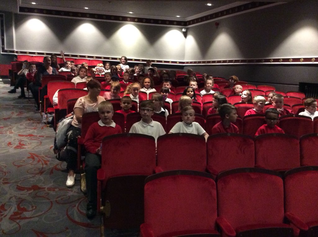 maple_yacademy's tweet photo. we’re ready! #hullnewtheatre #YAontour https://t.co/gO2bffEgzA