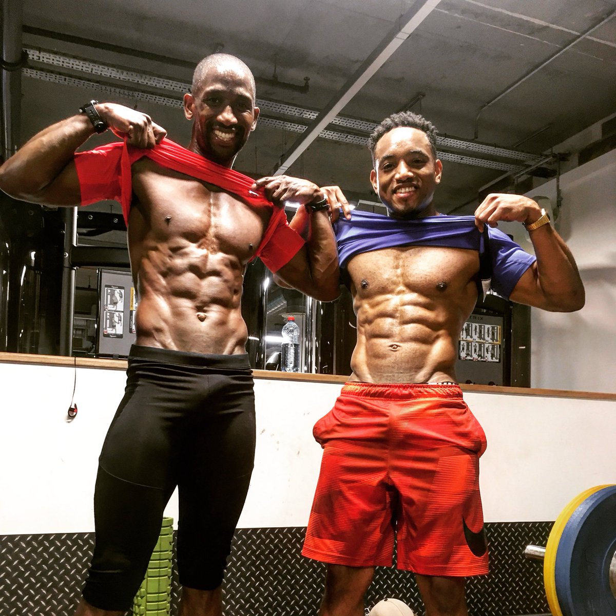 Winnerslane's tweet photo. ABS Of Steel...⁉️😳♠️. Some would say it’s photoshop 😎. (Be Inspired)🤙🏾 https://t.co/86fgMgMhfA