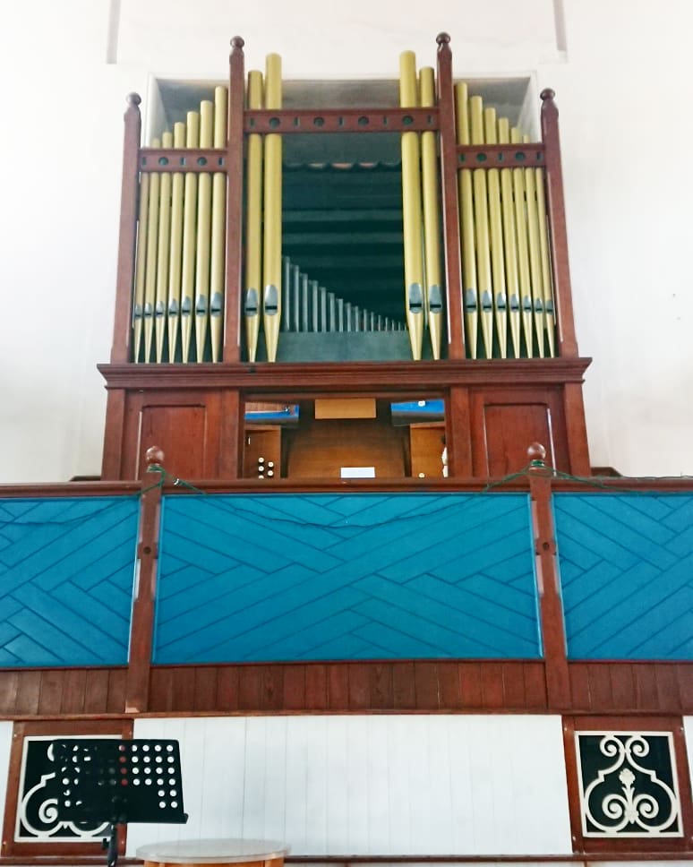 NEWAshburton's tweet photo. Andy Stacey's 'Vital Organ' is well under way today! Pop in to the private view tomorrow at 6pm and have a look at the finished piece. https://t.co/KRWx2KbyEu