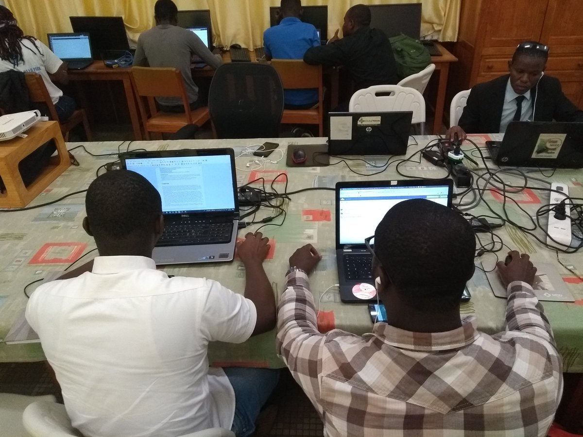 nicolas_chavent's tweet photo. At day4 of #ActionOSMTogo2018 Learning session: writing project budgets/notes for #OpenStreetMap #OpenData #Free #GIS in #Africa
@OSM_Mali @OSMNiger @OSMBenin share experiences writing running reporting @hotosm #micogrants
#Francophonie #LesLibresGeographes #ProjetEOF #map4tg https://t.co/VhMHzWX7Gb