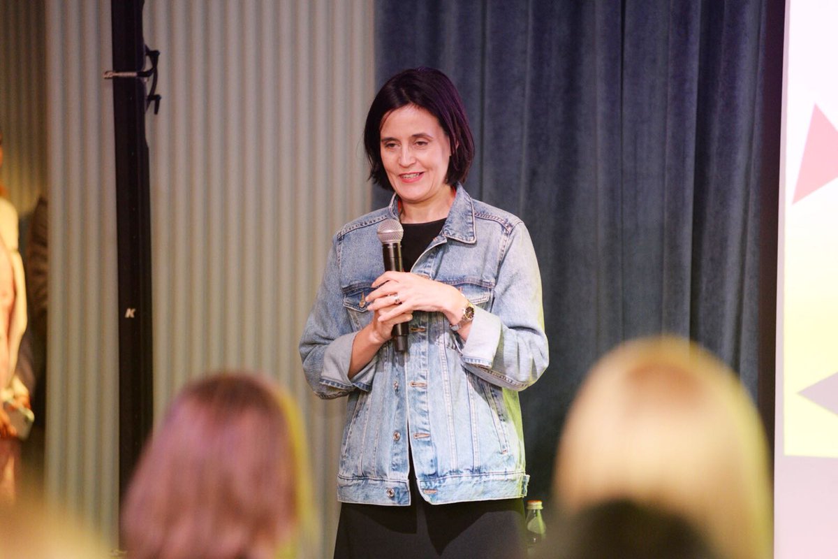 LeanInSG's tweet photo. Helen Duce and  Genevieve Ding, kicked off the event with an interesting discussion on #WalkingTheTightrope, with a study on the works of Joan C.Williams that interviewed 127 highly placed women. 

Lets #LeanInTogether https://t.co/wnwTHbX4KW