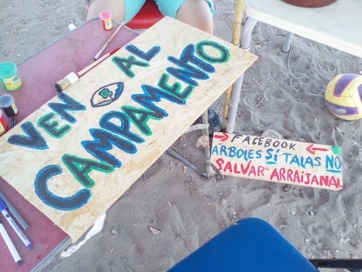 SalvaArraijanal's tweet photo. https://t.co/tRmz1c9Fij
https://t.co/2kLSxmIZ3i
https://t.co/aE8HEKO9CD Un 15 de agosto!!! abrio plazo de alegaciones el alcalde para rechazar que de San Cayetano pasara a ser a Arraijanal!! Escuela de fútbol a San Cayetano!! Y tod@s ya #JaqueAlJeque ⚽⚽⚽🥅y #SalvarArraijanal!! https://t.co/PbozyJCLev