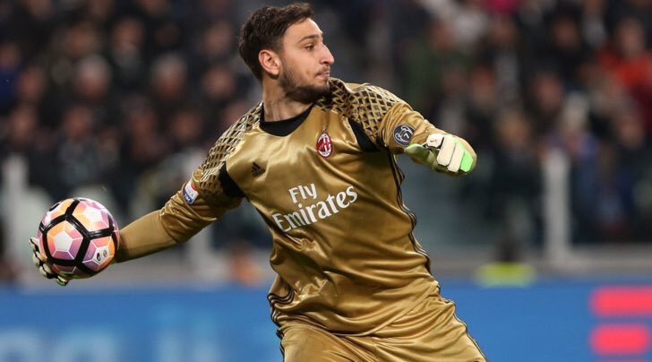 MilanPosts's tweet photo. Daily Mirror reports that Liverpool could make an offer of 70m € for Donnarumma, likely to leave Milan after the bad relationship between supporters and the young goalkeeper

🔄 Retweet for YES (Donnarumma 👉🏼 Liverpool)
❤️ Like for NO (Donnarumma 👉🏼 Liverpool) https://t.co/fJ6v6LObtJ