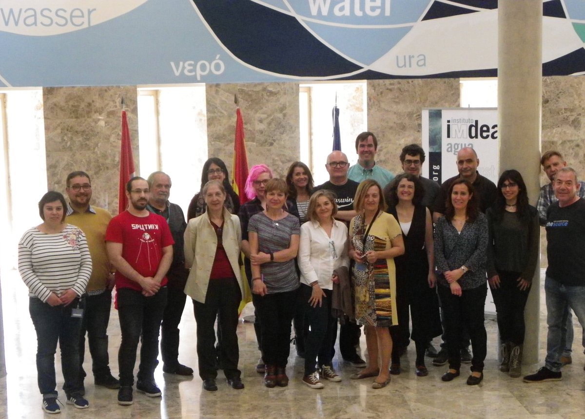 IMDEA_Agua's tweet photo. Un batallón de bacterias para limpiar nuestras aguas / Visita @aecomcientifica a IMDEA Agua https://t.co/e6wSPXzCDg https://t.co/IGtugLbFbS