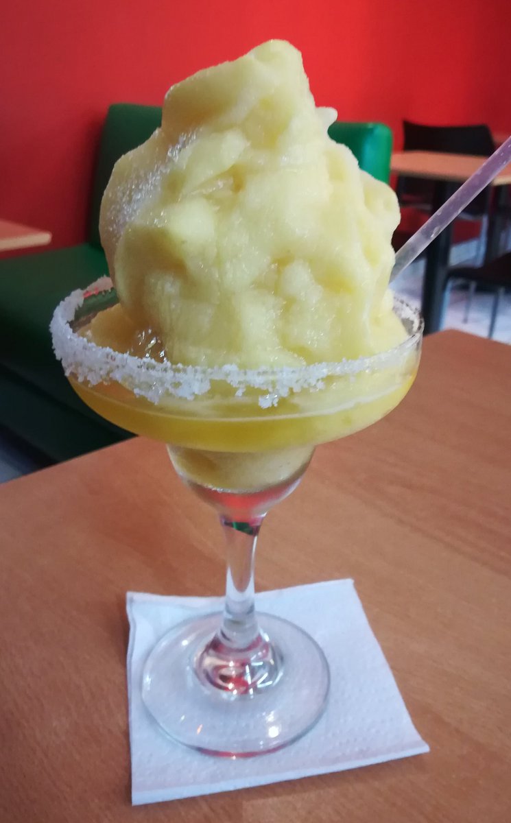 RusiaGonzalez's tweet photo. Quien te quiere, sabe cuando necesitas una margarita a media semana. #PintoFotografia https://t.co/19UXanbaYh