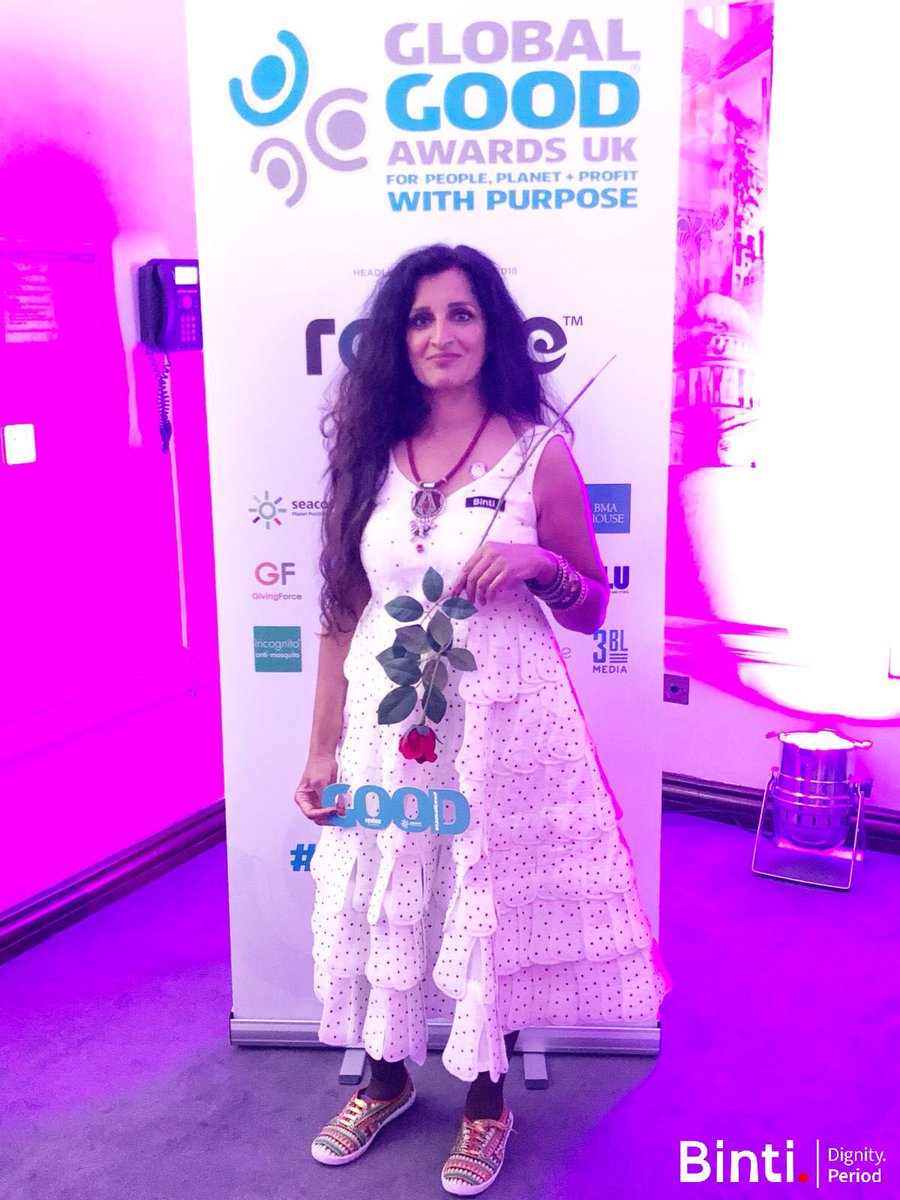 Yes that’s a dress made of pads, created by the fabulous <a href="/_manojmakwana_/">Manoj Makwana</a> paired with shoes by the wonderful <a href="/RehalKully/">Kully Rehal</a>. <a href="/ManjitGill/">Manjit K. Gill MBE 💙</a> rocked this look at the Global Good Awards yesterday.
 
#BintiPeriod 
#SmashShame 
#Donate
#Kaur
#NoMoreLimits
#FreeToiletPaper, we want #FreePads