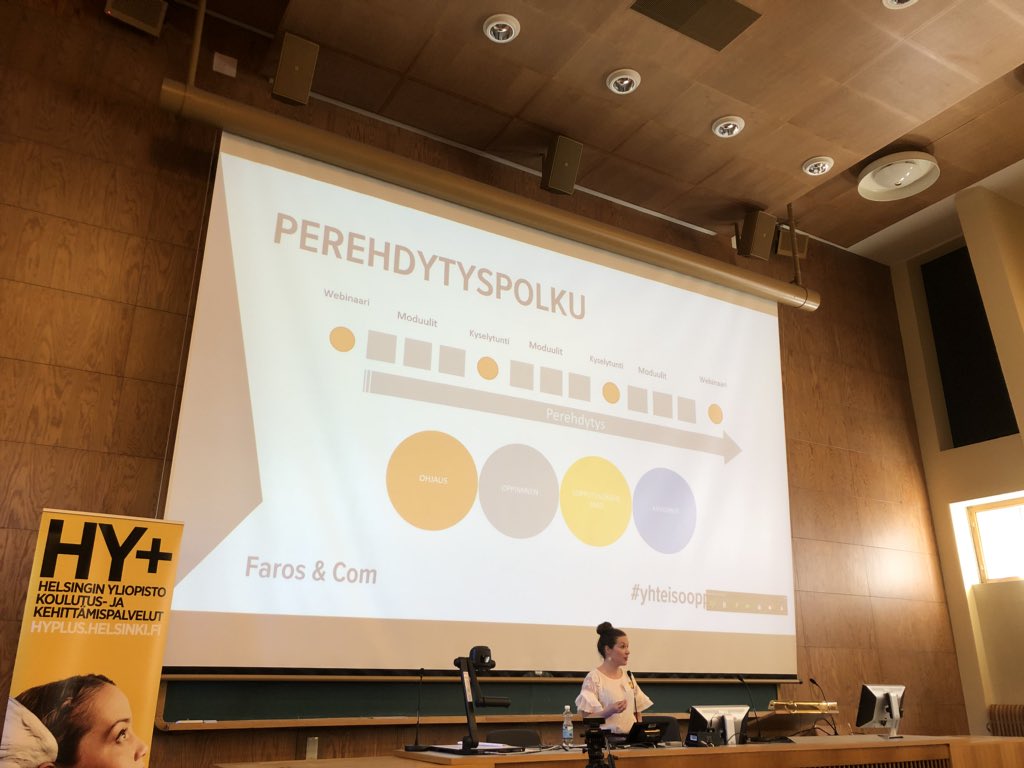 Miten voidaan hyödyntää yhteisöllisyyttä esimerkiksi digitaalisessa perehdytyksessä? Voisitko vaikka pyytää joka päivä eri työkaverin lounaalle, jakaa siitä kuvan yrityksen somessa ja nauttia uusista näkökulmista? #digitaalinenoppiminen #yhteisooppiiverkossa