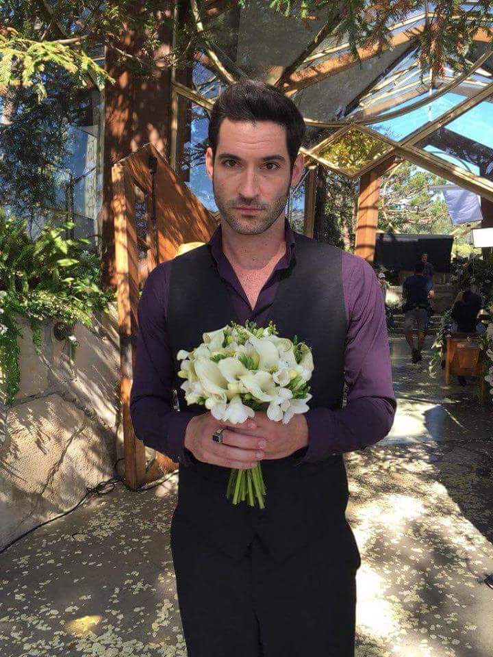 aahAnnamoBene's tweet photo. Ed anche oggi mi sveglio con la notizia del rinnovo di stagione domani. 
😭😈❤ 
#SaveLucifer #PickUpLucifer https://t.co/MYV43cJ7BP