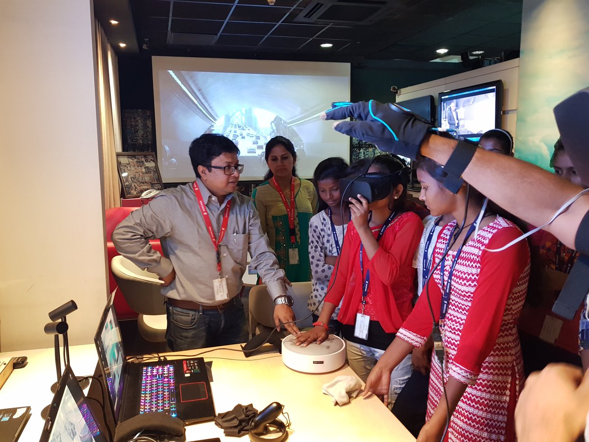 EricssonIndia's tweet photo. Future technology, fun filled demos, interactive hands-on sessions and lots of learning is what students recently experienced on their visit to the #Ericsson Studio in #Gurgaon. Catch the highlights here! #GirlsinICT #EricssonStudio https://t.co/ooUnS6Pe4B