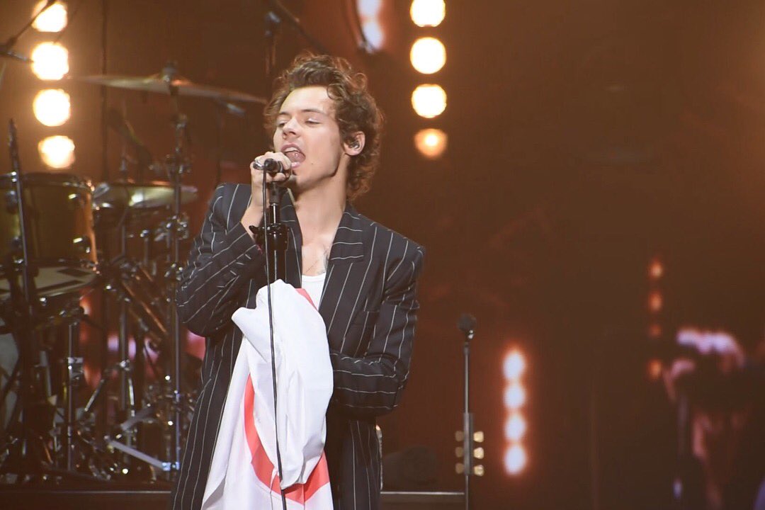hq harry pics tweet media