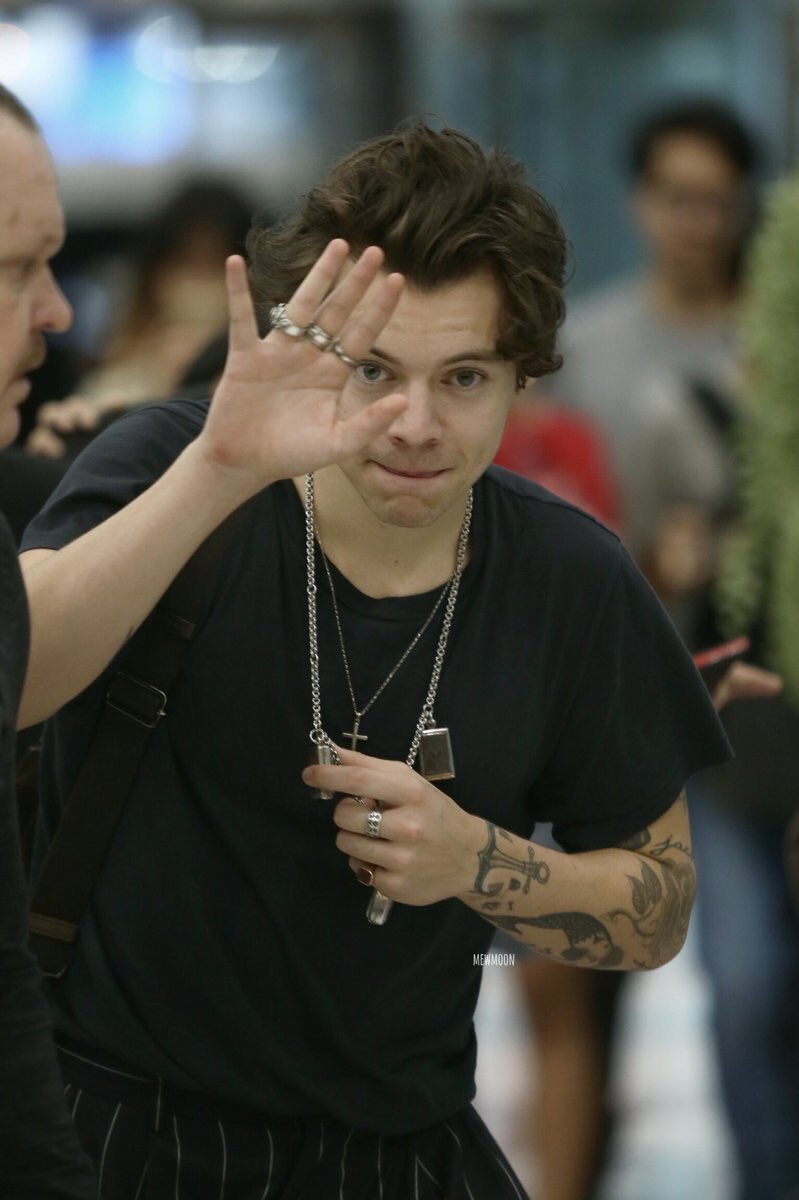 hq harry pics tweet media