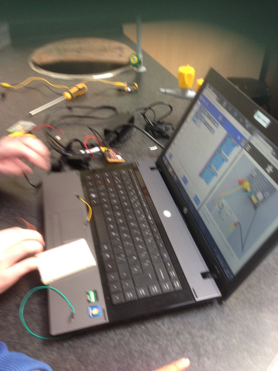 Dcode22's tweet photo. Drop into our tinker session in Clondalkin for @eumakerweek @exploratorium @moylepark https://t.co/J8LkgEACVs