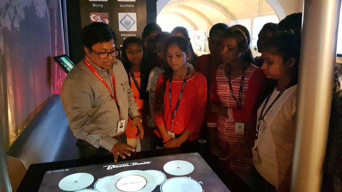 EricssonIndia's tweet photo. Future technology, fun filled demos, interactive hands-on sessions and lots of learning is what students recently experienced on their visit to the #Ericsson Studio in #Gurgaon. Catch the highlights here! #GirlsinICT #EricssonStudio https://t.co/ooUnS6Pe4B
