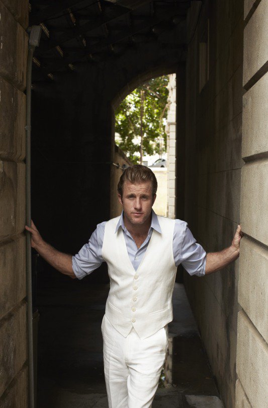 H50Europe's tweet photo. Magnum PI, my version... I think Alex would’ve been a great Thomas Magnum and Scott the perfect Jonathan Higgins. I know, but a girl can always dream, right? #alexoloughin #scottcaan #H50 🤩💋😍😜⬇️⬇️⬇️ #McDanno #TomJon https://t.co/ZloOjY5jEx