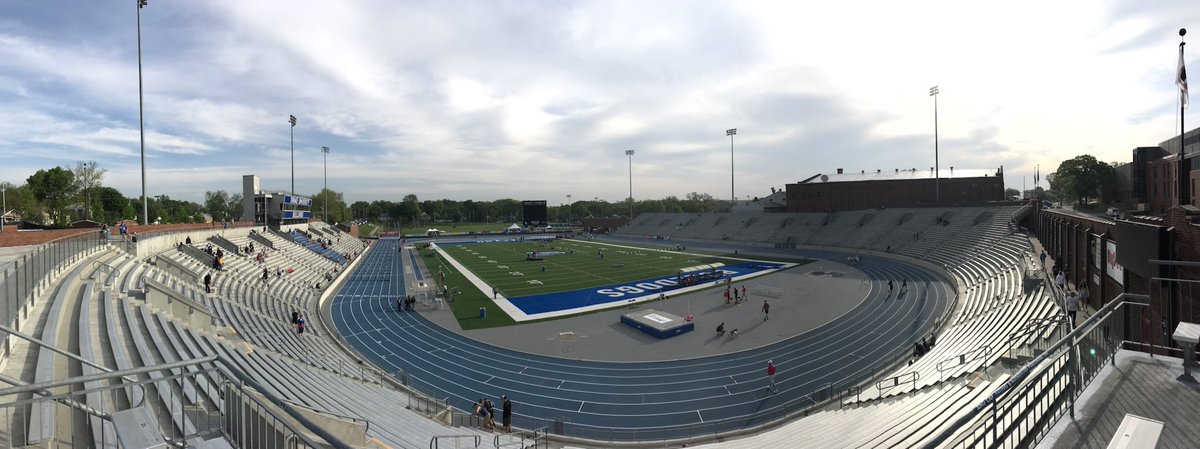 IHSAA's tweet photo. It’s a beautiful morning at the Blue Oval! The 2018 #iahstrk state meet is just over an hour away. https://t.co/vQjM59cmi5