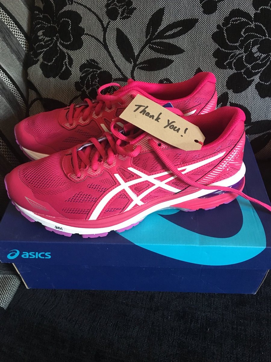 Just received these shoes from <a href="/EnglandNetball/">England Netball</a> for being in the top ten UNOs, thank you sooo much! ♥️😍😍 #uno #englandnetball