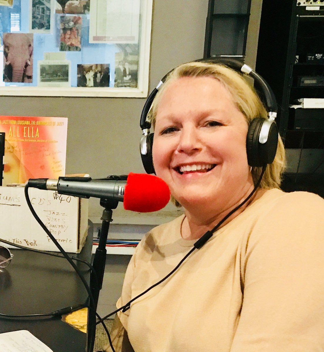 RepTippi33's tweet photo. Great day Wed. incl talking ed issues on #KABF Speak Up AR w/ @TraceyAnnNelson & @kleyenb & @Anointed08 Topics incl pre-K, vouchers, waivers, afterschool & summer. AR lags on summer meals, hurting kids. Am ready 2 use my experience 4 you; plse Vote Tippi. @CathyEKoehler @tesslr https://t.co/3Iqaj5I1VU