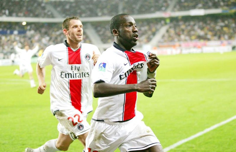 Il y a du 10 ans jour pour jour, le PSG arrachait son maintien face au FC Sochaux, grâce à un doublé d'Amara Diané. Paris était au bord du gouffre. Avant de se rendre au stade Bonal, le PSG ne possèdait qu’un point d’avance sur le premier relégable (le RC Lens à l'époque).