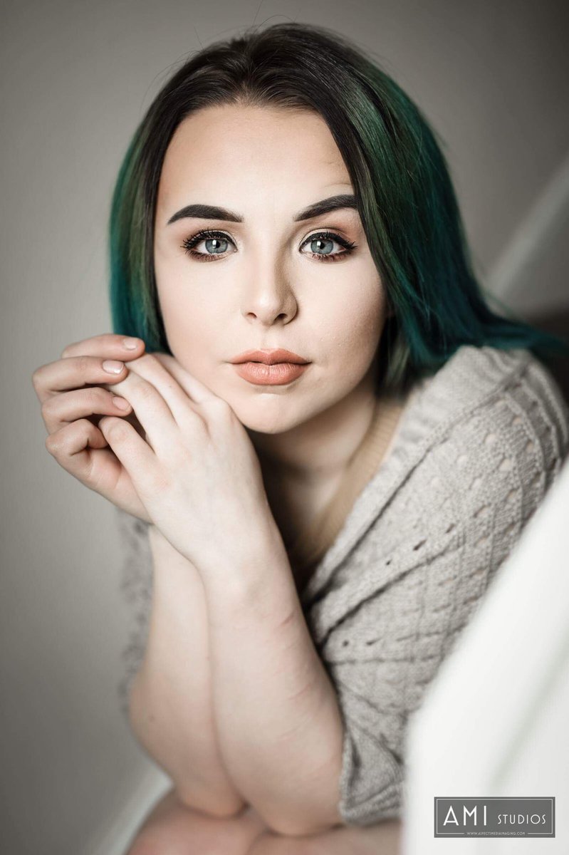 AMI_Studios's tweet photo. Recent session with new client Nikkita in our Bangor studio #BelfastHour #headshot #naturallight #Beauty #flawless #client #canon #SIGMA https://t.co/PaBH48w5x9