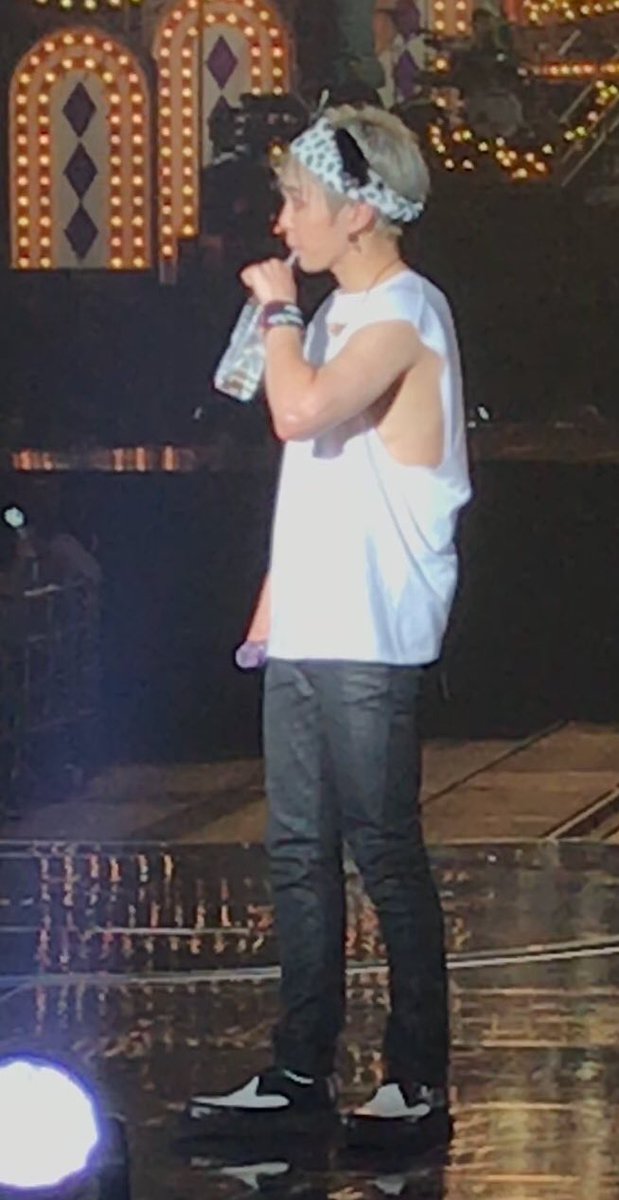 low quality minseok (@iqminseok) on Twitter photo 