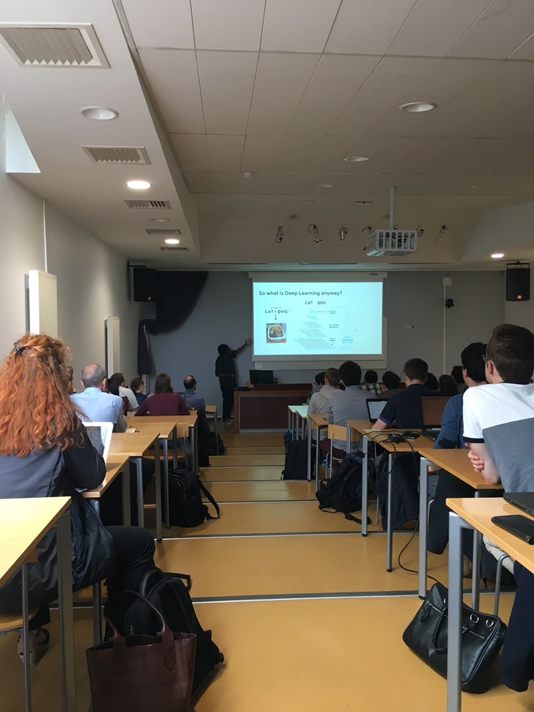 romsson's tweet photo. Smoothly recovering from #openvis with more great #dataviz talks by @laneharrison @tafsiri &amp; co in Lyon thx to @arnicas &amp; @data_emlyon https://t.co/3mZ38FKCt1