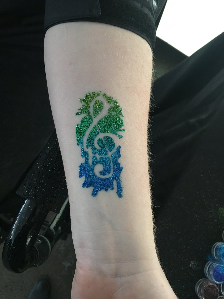 LaineToo's tweet photo. #Throwback to the 2017 Piqniq, hosted by @101WKQX . Our Laine Too had a blast rockin' out these awesome temporary tattoos. Check out some of our favorite designs below!
#lainetoo #piqniq #festival #bodyart #festivalfashion #entertainment https://t.co/qxiO7YxhS4