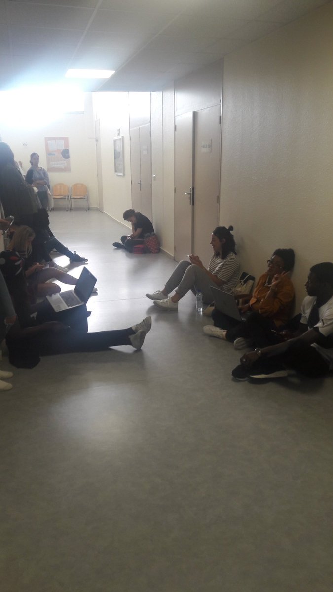 Mathildedlss's tweet photo. Dernier rdv coach pour cette Start Up Week à @Montpellier_BS #go4nego #çasentlafin https://t.co/I6fiUmHU5g