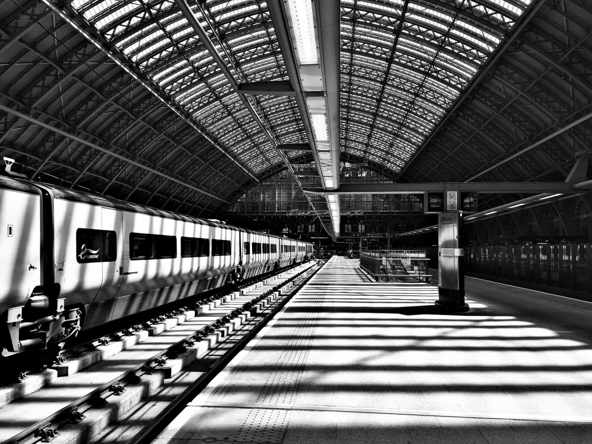 Justin on eurostar tweet media