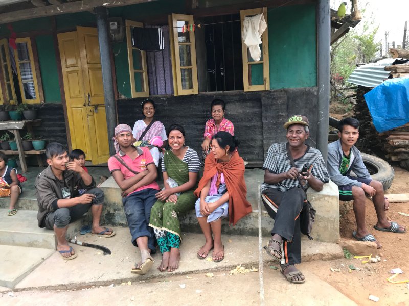 ZiziraExplorers's tweet photo. A family of ginger farmers enjoying their lunch break with kwai, some smoke and a lot of laughter. 👩🏾‍🌾 👨🏾‍🌾 Farmers work hard so that we can have the best produce to fill our cups and plates with everyday #makingfarmersfamous #farmers #regenerativefarming #gingerfarmers https://t.co/1SxD2zOJJa