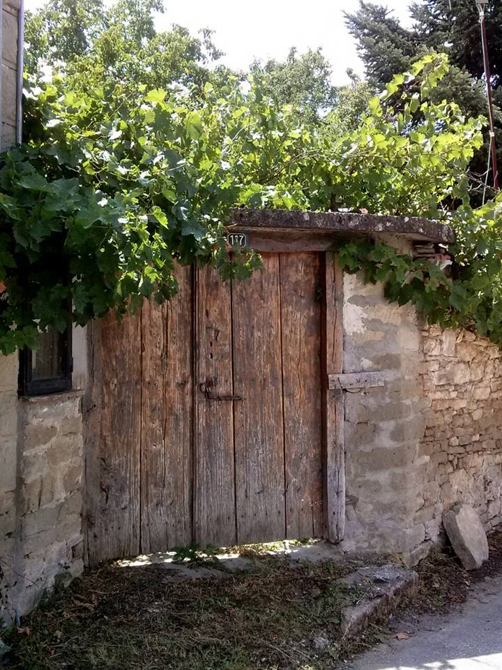 aretousa1's tweet photo. Δίχως αγγίγματα, δίχως περιπτύξεις
συναντιόμαστε με τη μνήμη.
Τ. Πατρίκιος https://t.co/deJjVtSZ8Q