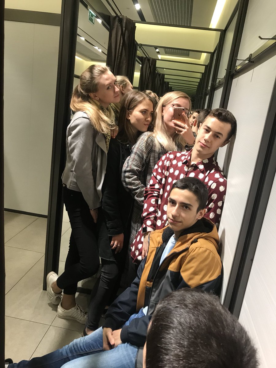vladislava8800's tweet photo. вот такая внезапная тусовочка у двух скобочек https://t.co/t7uyjS05mI