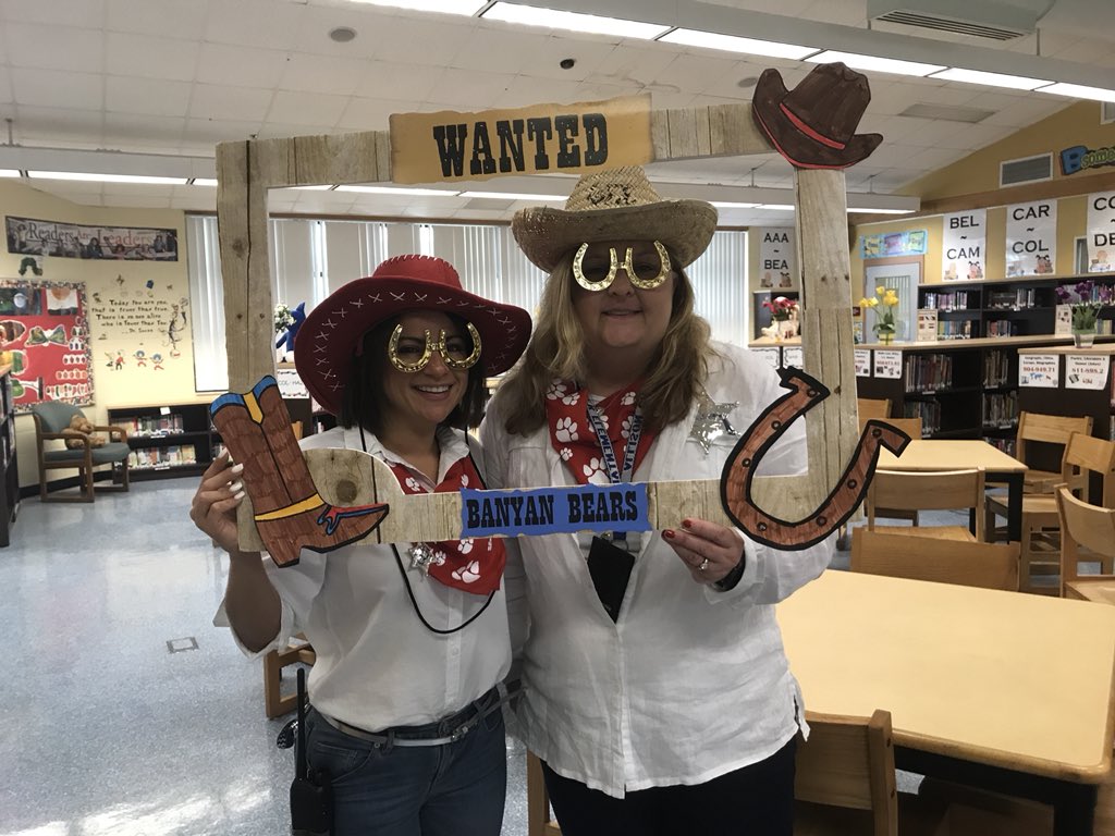 #tbt Banyan Creek’s very own fearless leader Sheriff Castellano greeting our beautiful new Bears at Kindergarten Round Up last week!  <a href="/CastellaAlli/">Allison Castellano</a> <a href="/Instr_sup/">Jamie Wyatt</a> <a href="/pbcsd/">The School District of Palm Beach County</a> <a href="/BanyanCreekES/">Banyan Creek Elem</a>