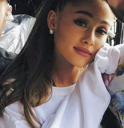 margomayer13's tweet photo. #IVoteArianaBBMAs https://t.co/dTX59DPBn2