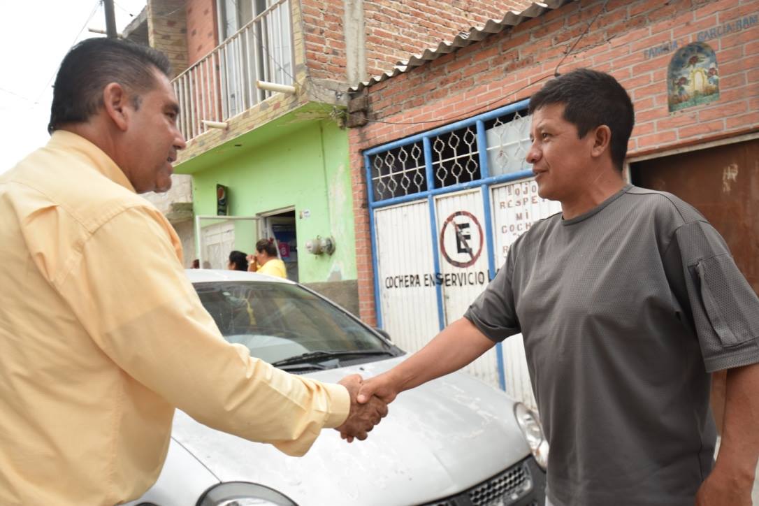 SerafinPrietoA's tweet photo. #SomosPRD #ContigoElCambioSigue #FelizJueves La colonia Unión Allende me recibió ayer por la tarde, demostrando su apoyo a este gran proyecto. 
Y me comprometí a seguir trabajando por el bienestar de esa colonia y las familias Santacrucenses. https://t.co/TdV8j1LoqR