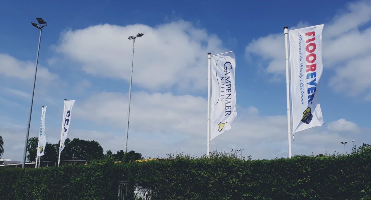 ALLURE!! De nieuwe vlaggenmasten inclusief vlaggen van <a href="/ProefCampenaer/">Campenaer Koffie</a> <a href="/flooreverkampen/">Floorever</a> #atseakampen #biodieselkampen zijn gereed. Onze 8x8 hoofdsponsoren <a href="/SponsorDOS/">DOS, Samen beter!</a> <a href="/VVDOSK/">DOS Kampen</a>  #samenbeter