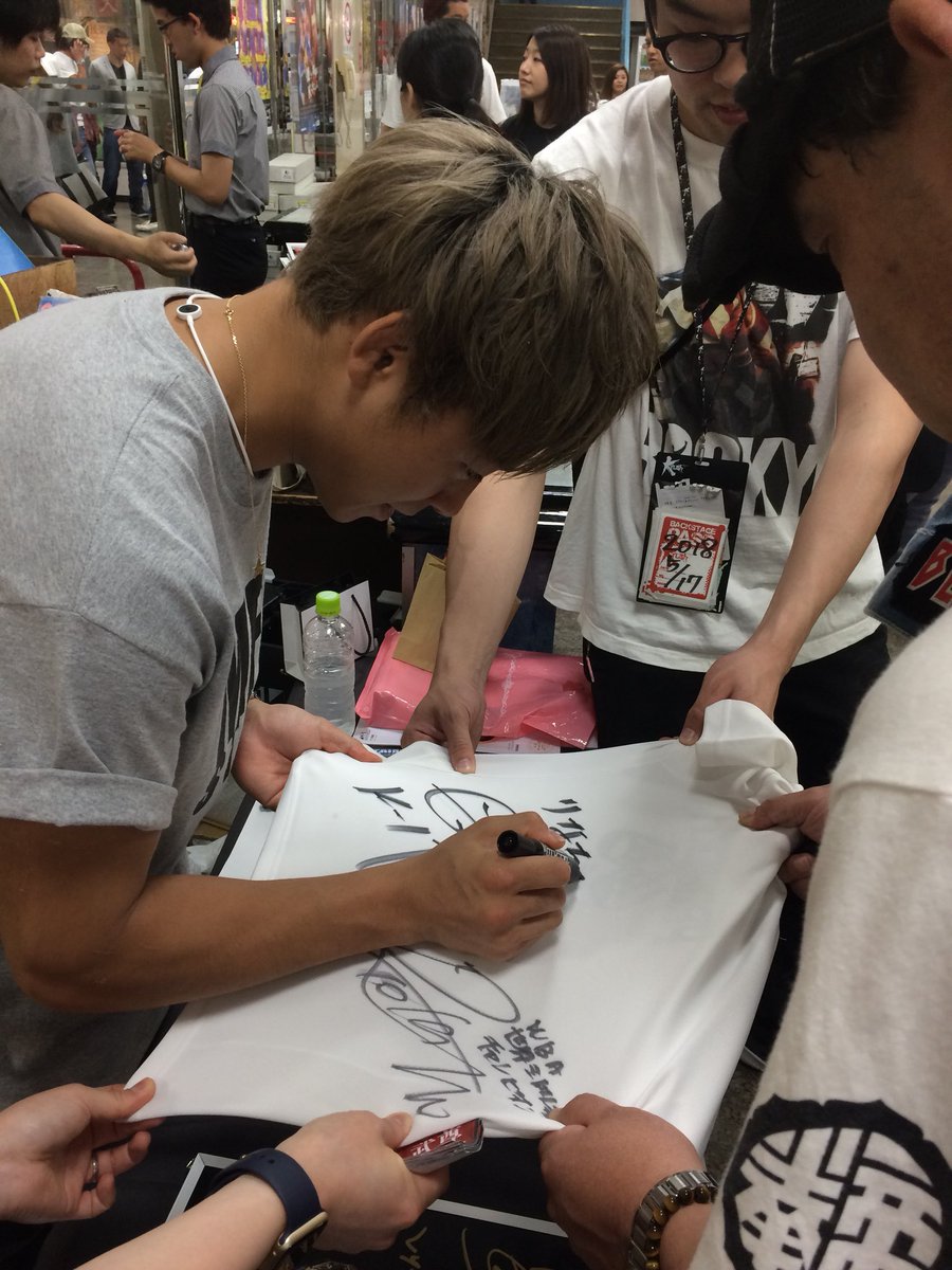 龍矢KO勝ち💪 @tatsuya_box 強烈な勝ち方で間近で見てて 俺も気合い