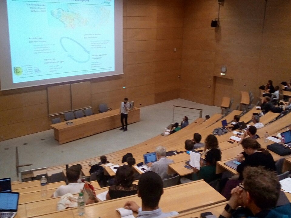 FOSS4GFR's tweet image. Innovations open source pour l&apos;eau et la biodiversité par A. Liccardi au #foss4gfr