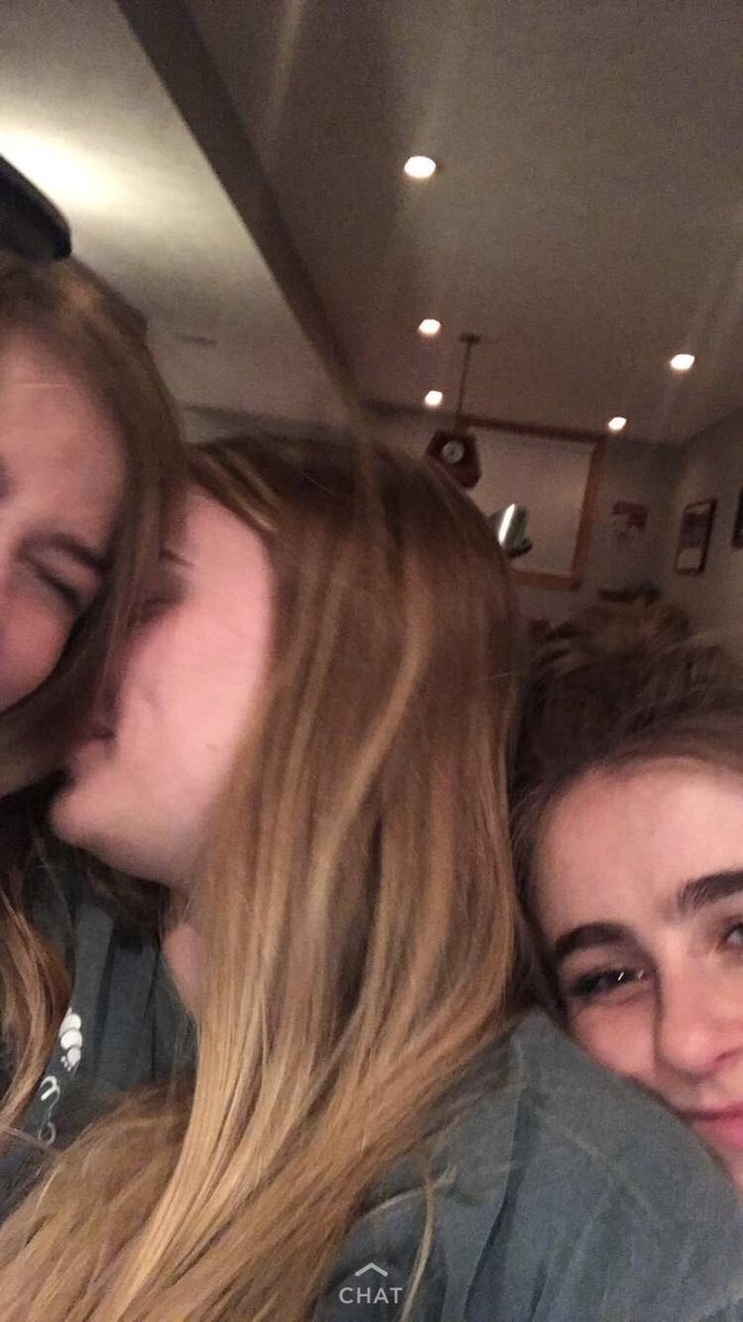 hanwoj's tweet photo. Happy birthday Anna, I hope you enjoy the only 4 pics we have together👌 love you😘 https://t.co/LVTZqZ0k9D