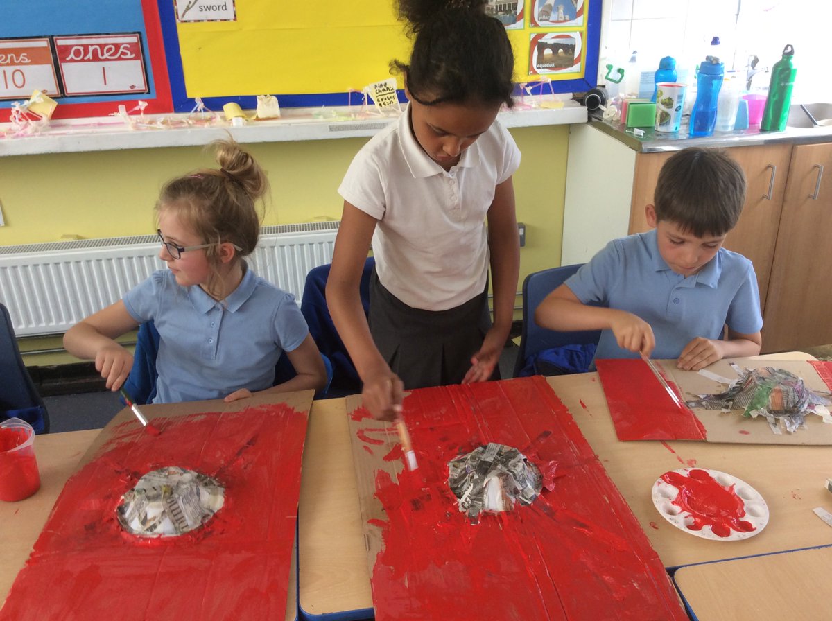Roman shield painting this afternoon in #Cedar. They're looking good!