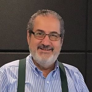 QuiqueAntun's tweet photo. Lamento en nombre del @PartidoPRSC en el de mi familia y en el mío propio, el fallecimiento de Teo Veras. Profesional de la locución, ser humano decente y bueno.  DEP. Solidaridad con su familia y relacionados. https://t.co/KIYlW9hzrp