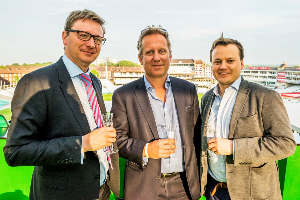 TheLPFF's tweet photo. Tonight is the night, its our annual Sports Quiz @KiaOvalEvents . Which team will be victorious?π€ Here's a look back at some pics from last year to get you in the mood. See you all in a few hours!β½οΈππΎππβ³οΈ#TheLPFF #LPFFQuiz #TheOval https://t.co/0hw3zXchwv