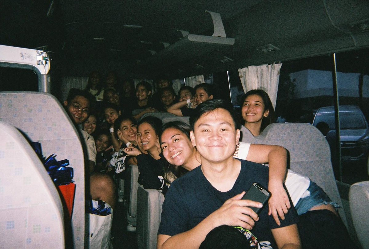 tarralets's tweet photo. i will miss them the most 😔💛💙 https://t.co/bwHPir4Db6