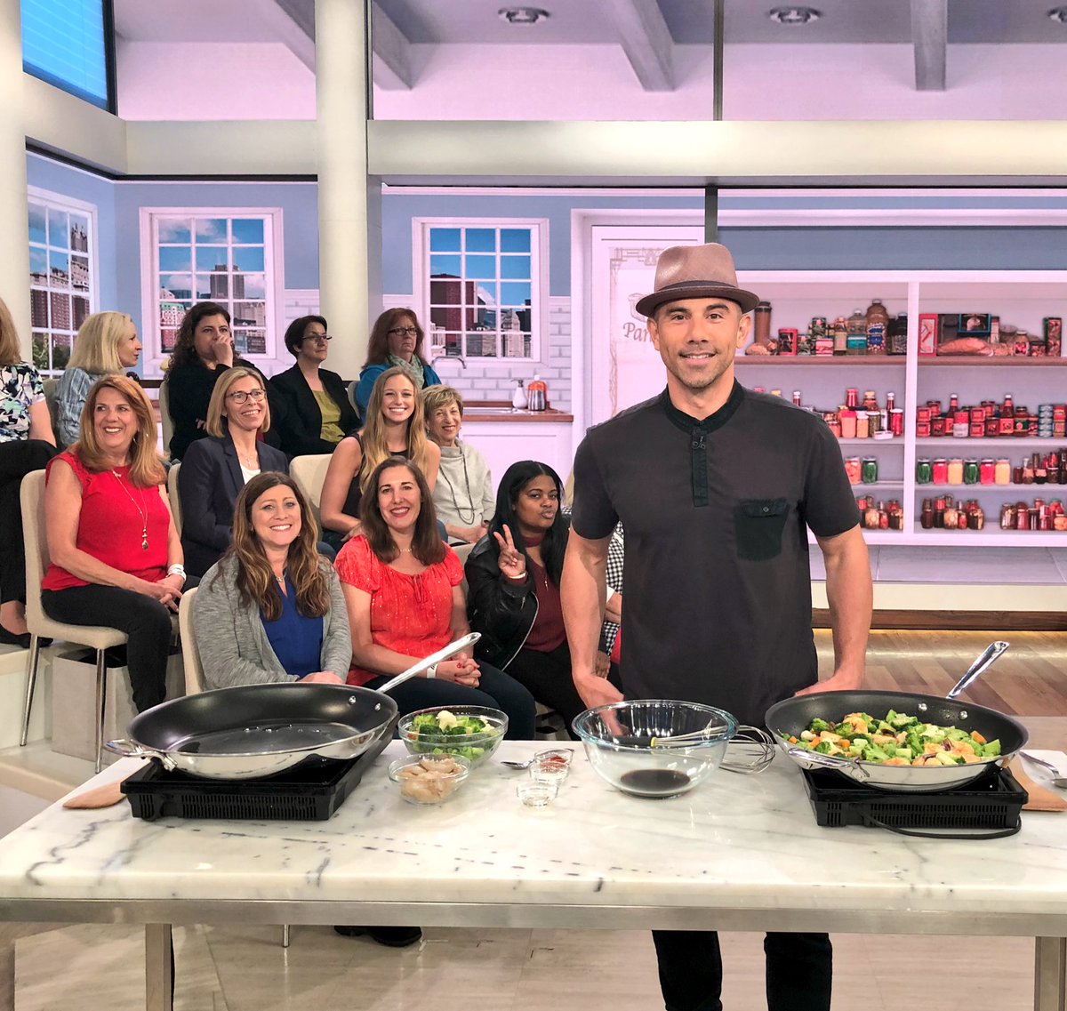 BillyDec's tweet photo. Coming up! I’m back on @TODAYShow from NYC making simple delicious meals w staple ingredients everyone should have before back to @Sunda #SundaChicago #SundaNashville!! RT https://t.co/wkmysyHNlV