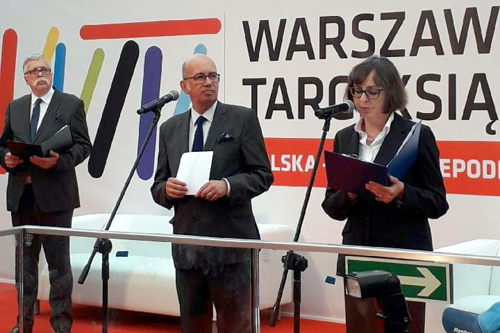 Amb_Francji's tweet photo. 9. #WTK to dla Francji coś więcej niż "ogromna księgarnia", to spotkanie wspólnych wartości, kultury i wymiany myśli. Zapraszam na 🇫🇷 stoisko 99/D11 i wystawę "Przyjaźń polsko-francuska i niepodległość Polski" #PL100 @MKiDN_GOV_PL @IFP_Varsovie #wtk2018 #targiksiazki @hannagw https://t.co/AlJqHzJPfW