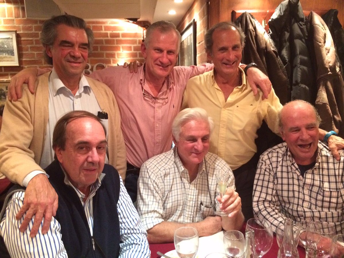 askomartin's tweet photo. Cada vez que estes cansado, frustado, con hambre, frio, a punto de tirar la toalla, lee sobre muchachos uruguayos del equipo de rugby de @oldchristians de los años ‘70. Ellos son el ejemplo eterno de no bajar los brazos y valorar lo más lindo que tenemos: la vida. 💪🏻🏉🇺🇾☘️ https://t.co/uFbAkaEcIq