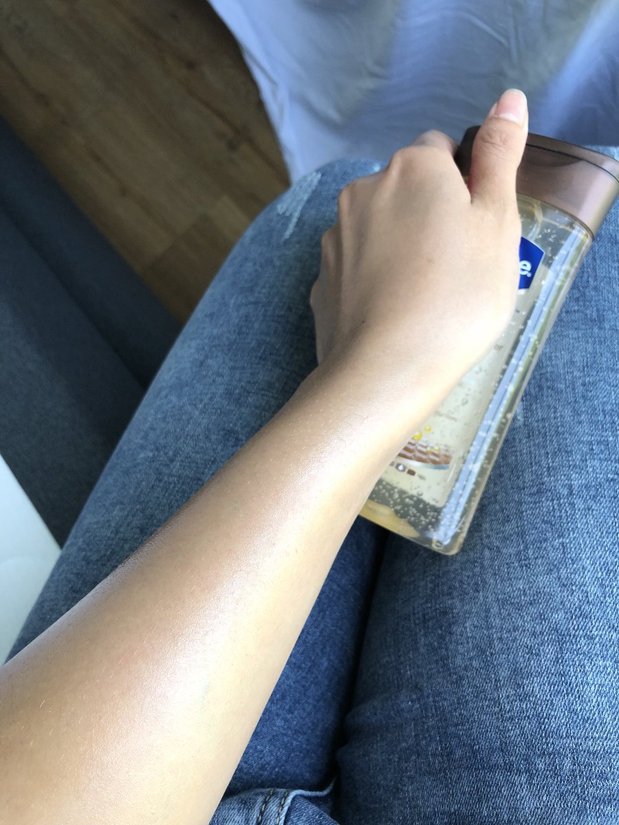 jenitalks's tweet image. ไอเทมผิวโกลว วาว เหมือนดื่มน้ำวันละ 20 แก้ว
หวีดไปแล้วในเพจ เพิ่งมีเวลาเล่นทวิตจ้า
โกโก้บัตเตอร์แบบเจลจากวาสลีน